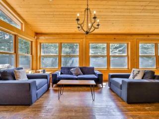 Blue Bear Spa sauna private pool lake access - 1