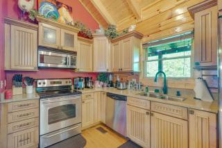Pigeon Forge Cabin with Pool Table and Deck Near Town! - 4