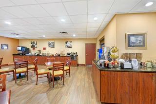 Best Western PLUS Victor Inn & Suites - 6