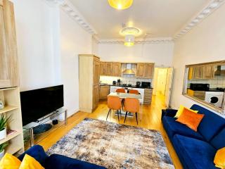 Lovely Ground Floor Home with High Ceiling and a Private Garden by Earl's Court Station - Londra - 6
