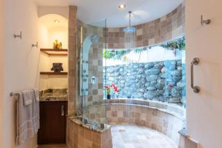 Stylish Poolside Condo with Sea Views Apple TV - Puerto Vallarta - 5