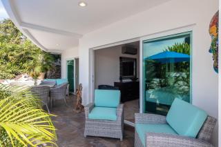 Stylish Poolside Condo with Sea Views Apple TV - Puerto Vallarta - 1