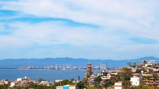 Stylish Poolside Condo with Sea Views Apple TV - Puerto Vallarta - 6