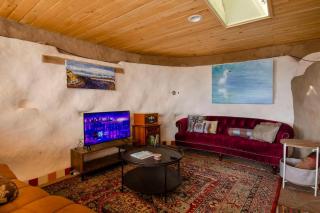 High Mountain Desert Earthship with Stunning Views - 2
