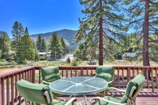 Walk to Everything l Lake Beach l Ski Resort l Casinos - 1