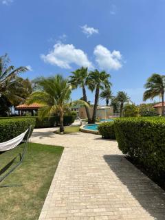 Beautiful Vibes Sun Kiss Serenity your Stylish Apt Just Steps from Eagle Beach - Palm-Eagle Beach - 8