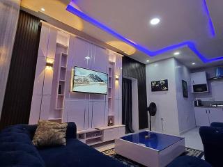 JKA 2-BEDROOM-Apt 24HRS POWER Unlimited WIFI , GARDEN PATIO AREA,FREE DAILY HOUSEKEEPING - 0