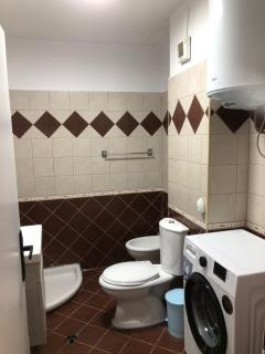 Tirent Apartment - Comfortable 1-Bedroom Stay in Fresku - Tirana - 1