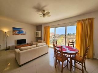 Bright & Spacious Village Apartment - 4