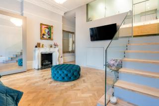 Spacious Belsize Park Apartment With Private Garden - London - 3
