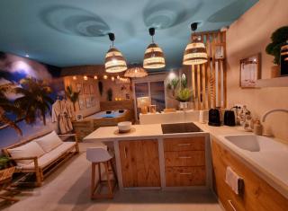 Les Spas de la Mer, Appart&Spa Aloha, 100m de la plage, Plein cœur du Grau - 3