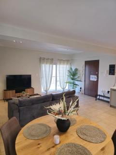 Tranquil 2BR Penthouse Petralona - 5