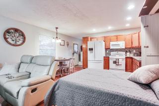 Cabin with Hot Tub in Valley View Pets Welcome! - Valley View - 2