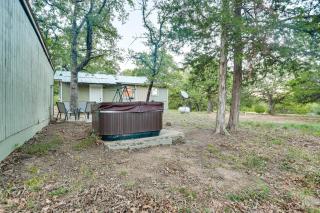Cabin with Hot Tub in Valley View Pets Welcome! - 9