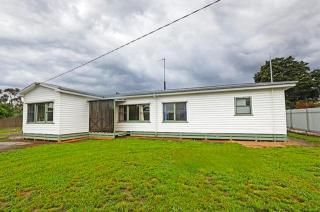 Little Lake House - 9