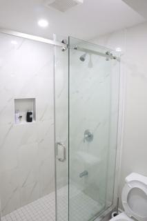 Kempsford Retreat - 2BR Near Pearson Sleeps 4 - 4