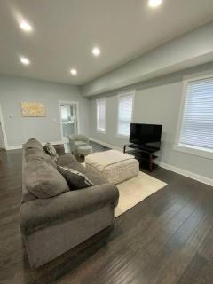 Spacious & Great Location! 4-5 Bedrooms - Indianápolis - 2