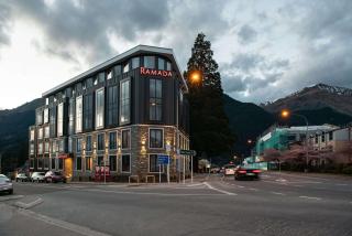 Ramada by Wyndham Queenstown Central - Queenstown - 9