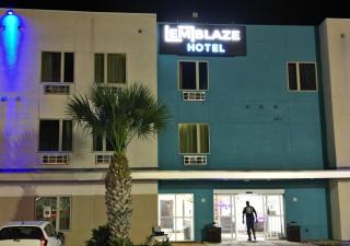 Emblaze Hotel - Three Rivers - 0