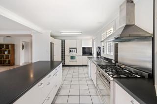 Waterfront house with pool and AC, sleep up to 11 guests - Mooloolaba - 3