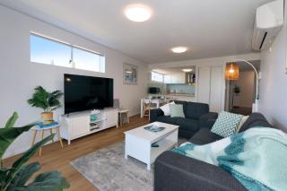 Platinum Apartments Unit 7 - Bargara - 2