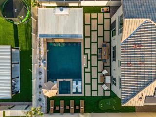 Coachella Luxe Oasis 6BR Resort Self Check-in - 3