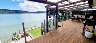 Waterfront Location holiday accommodation - Raglan - 8