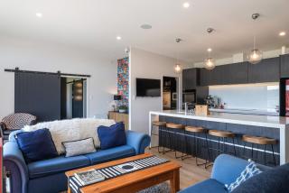 Surfing Fox - Foxton Beach Holiday Home - 5