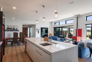 Surfing Fox - Foxton Beach Holiday Home - 4