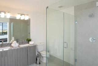 Luxury 1BD/1BT Apartment in Downtown Doral - 2