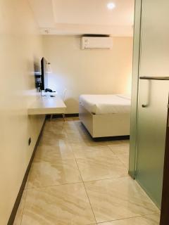 Oyster Plaza Hotel - 4