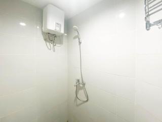 Elegant and Homey Studio at Amartha View Apartment By Travelio - Semarang - 6