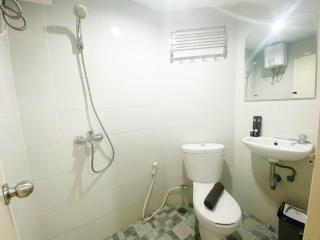 Elegant and Homey Studio at Amartha View Apartment By Travelio - Semarang - 3
