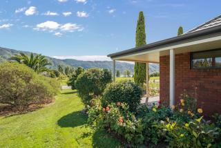 Bobs Bach - Linkwater - 1