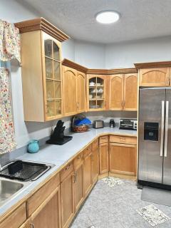 3-bedroom house with free SUV - West End - 1