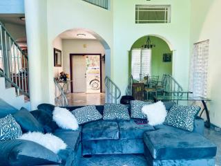 3-bedroom house with free SUV - West End - 5