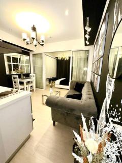 Azure 1BR with Projector - Manila - 6
