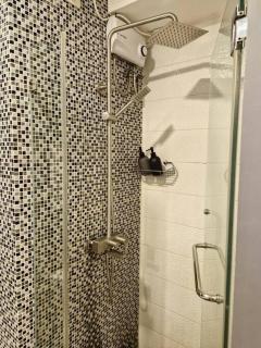 Cozy retreat w Balcony, Netflix, Pool, near BGC - Manila - 6
