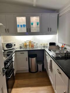 One Bedroom Bungalow Loanhead, Midlothian, Nr Edinburgh - 1