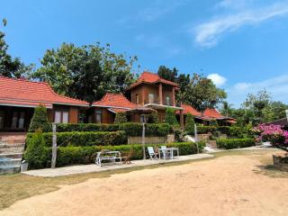 Sunrise Sea Hill Cottages - Ilhas Karimunjava - 9