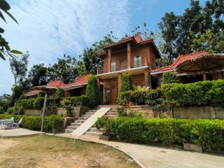 Sunrise Sea Hill Cottages - Ilhas Karimunjava - 8