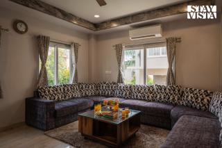 StayVista at Ohana 36 - Lawn, Gazebo & BBQ - 7