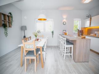 Lovely Holiday Home in Lovinac with Garden - Lovinac - 2