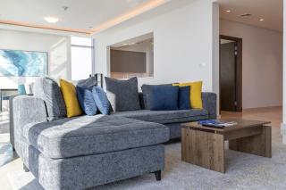 Airy 5-Bedrooms Apartment at Harbour views with stunning scenery of Dubai Creek! - Dubai - 4