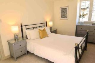 Stunning unique period 2 bedroom apartment - Tetbury - 7
