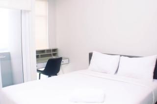 Homey and Minimalist Studio at Vasanta Innopark Apartment By Travelio - Bekasi - 5