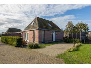 Family house on a small park with a large playing field - Serooskerke - 0