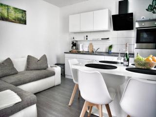 Ground-floor apartment with terrace and large garden with lounge area and grill - Mönkebude - 1