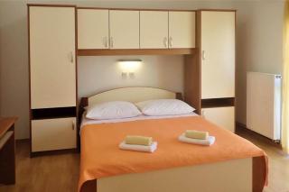 Apartment PINK in Starigrad Paklenica only 200 m from the sea - Starigrad-Paklenica - 7