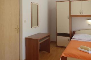 Apartment PINK in Starigrad Paklenica only 200 m from the sea - Starigrad-Paklenica - 3